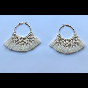 Handmade Cream Macrame Earrings.